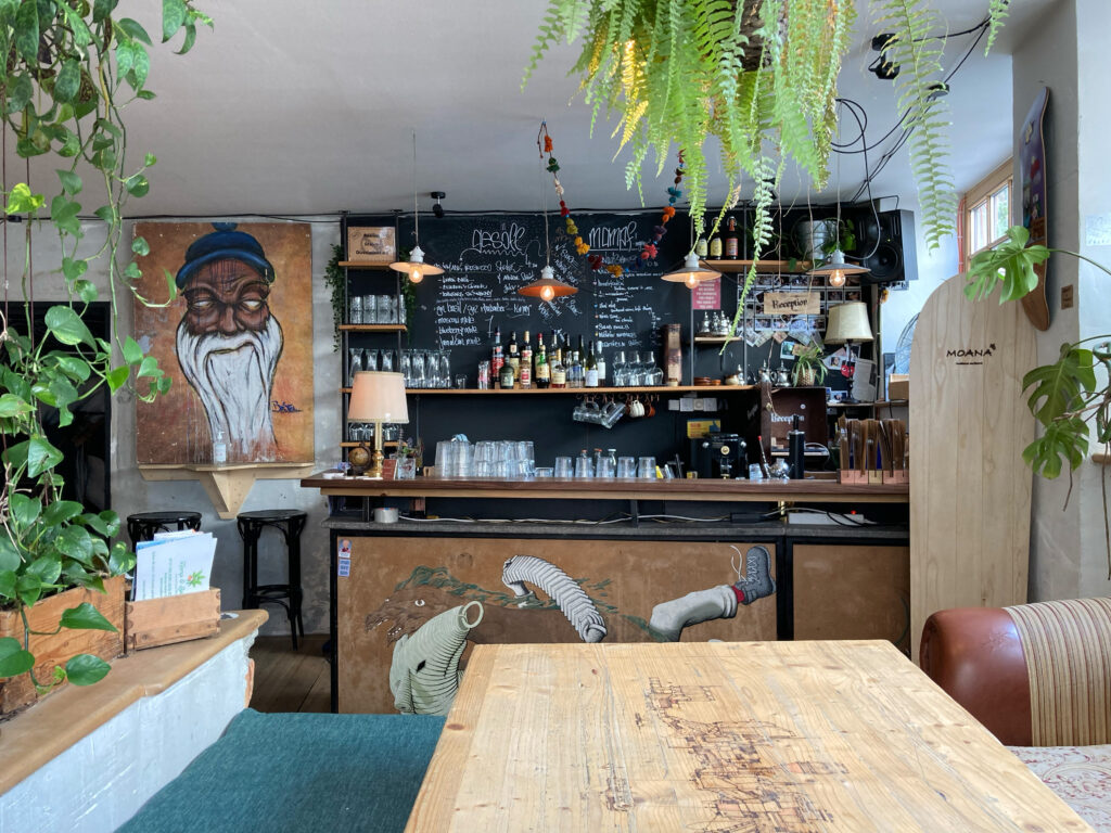 Montagu Hostel Bar Innsbruck Inside View Portrait
