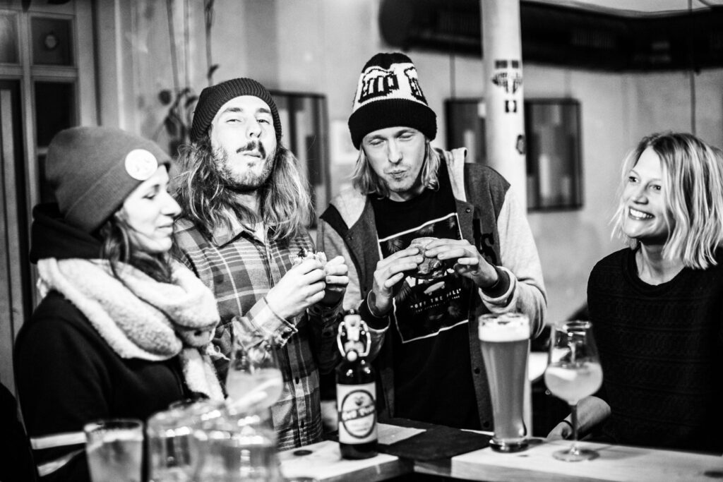 Montagu Hostel Innsbruck Blogpost Bar Beginnings Fotografiert Von Florian Breitenberger
